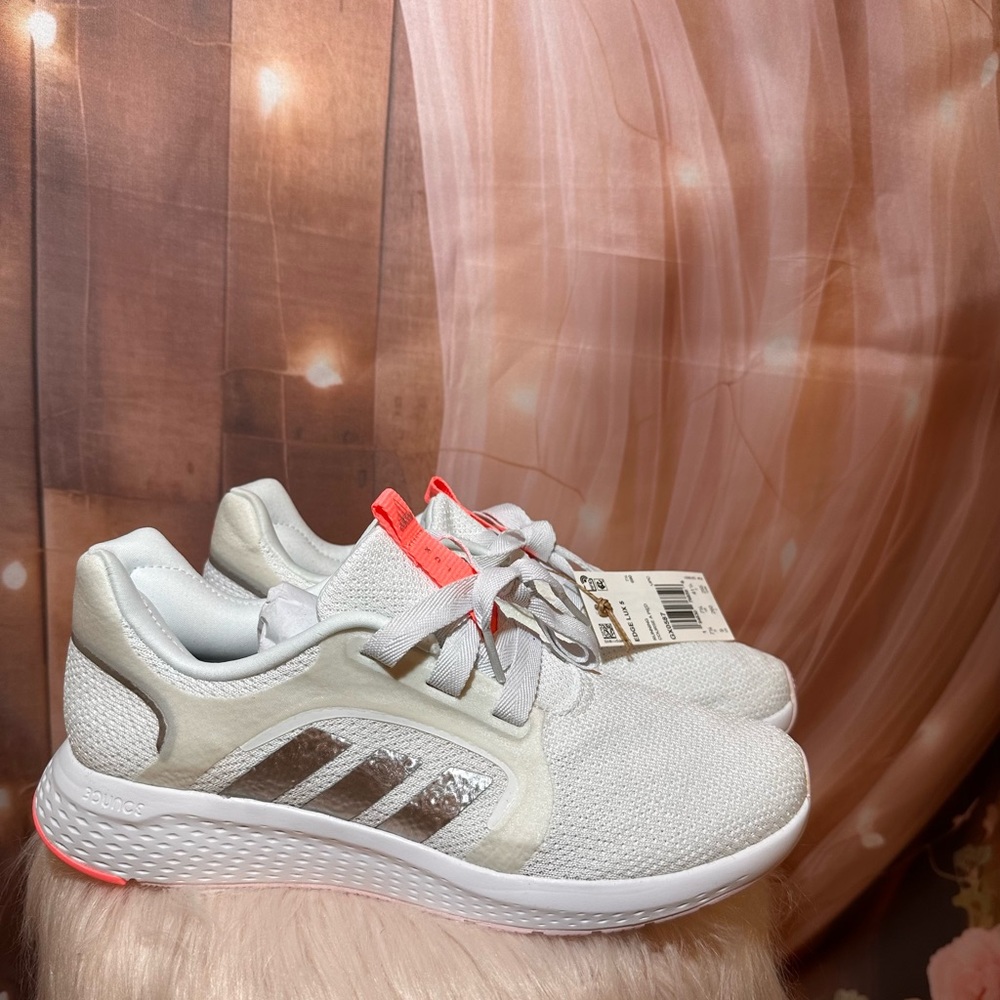 Size 9 BRAND NEW Adidas